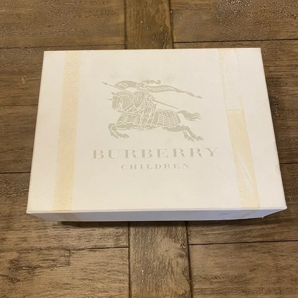 *RARE* Burberry Children Mini Haypark Sneaker - Picture 4 of 13